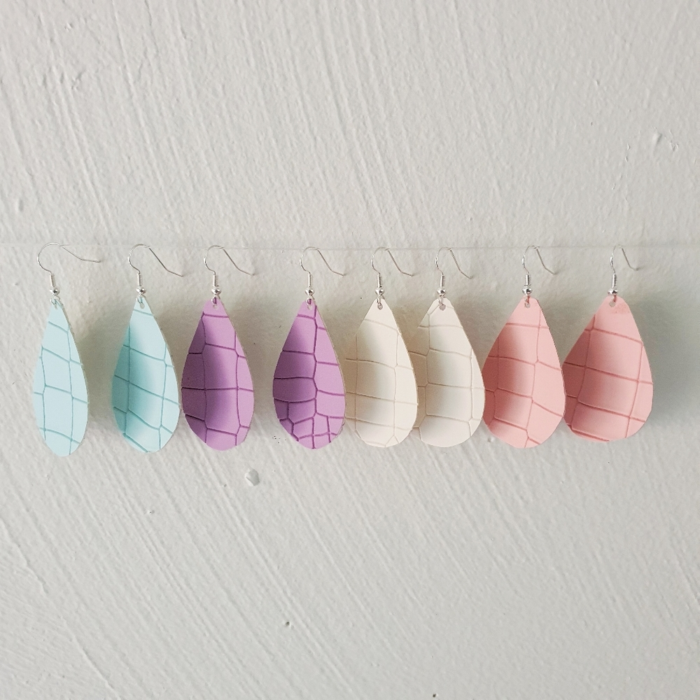 4 Pair Set Faux Leather Tear Drop Earings